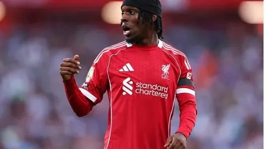 Arne Slot được khuyên để Jeremie Frimpong dự bị trước Everton