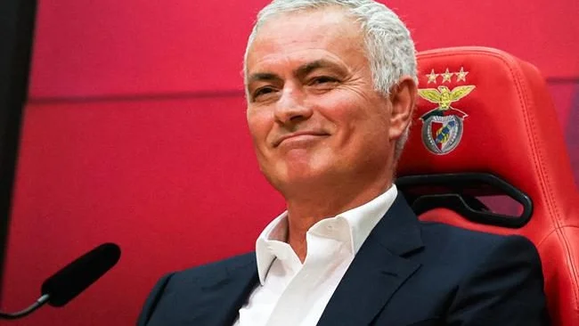 Jose Mourinho không tới Benfica để gây chiến với Sporting, Porto
