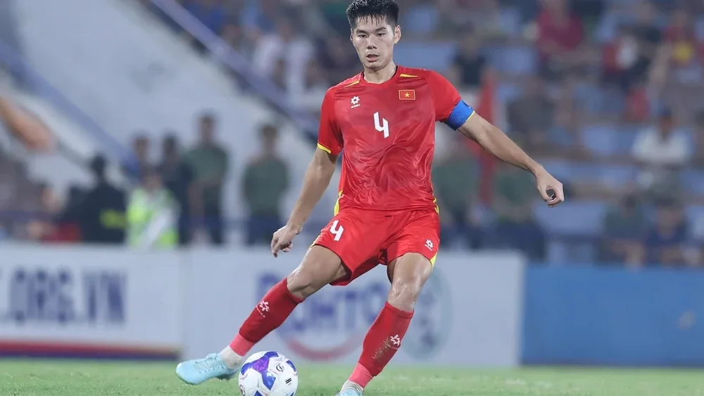 HLV Kim Sang Sik trẻ hóa đội tuyển Việt Nam