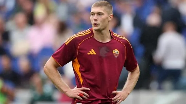Newcastle mua thêm tiền đạo của Roma, mở đường cho Isak đến Liverpool