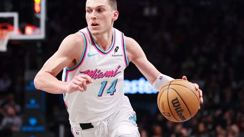Tyler Herro lên bàn mổ, Miami Heat mất ngôi sao ghi điểm số 1 CLB đầu mùa giải NBA 2025-26