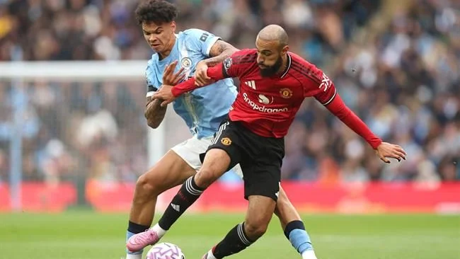 Hậu vệ MU thừa nhận không có điểm tốt nào sau trận thua Man City
