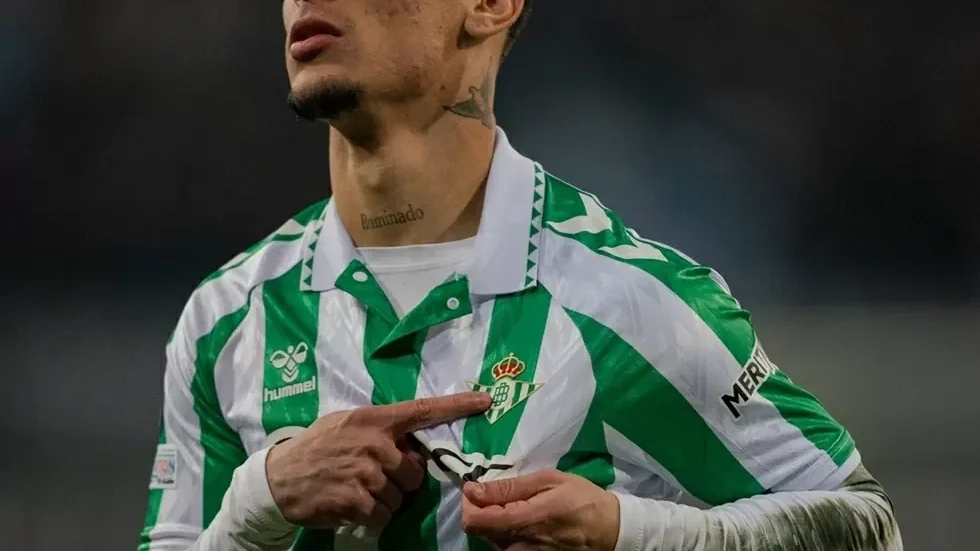 Antony rời MU gia nhập Real Betis