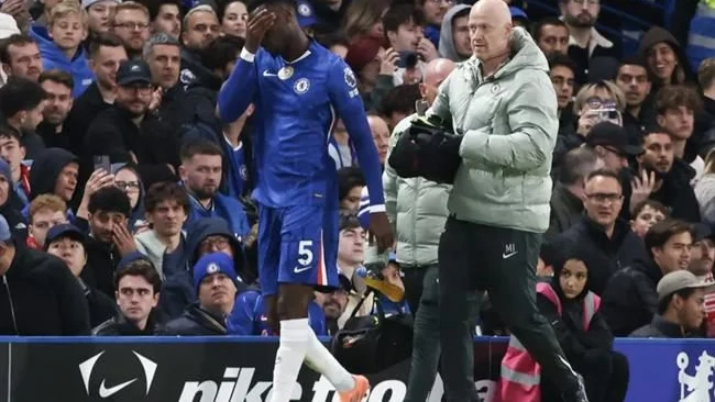 Chelsea khủng hoảng hàng thủ sau trận thắng Liverpool