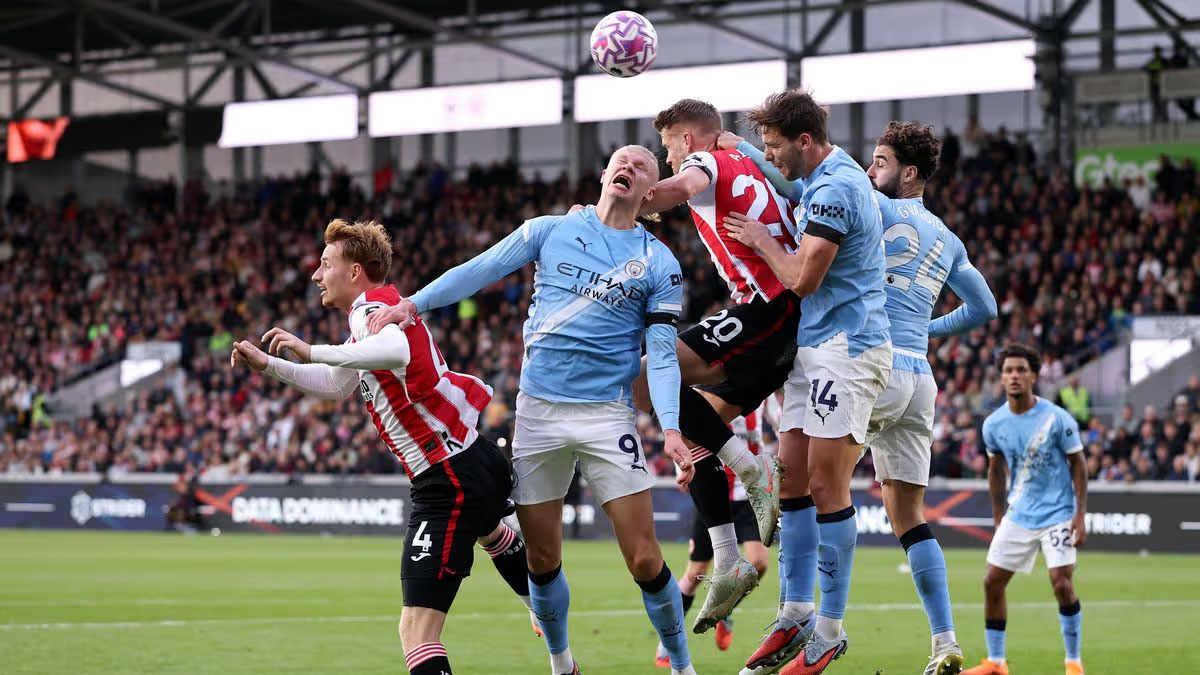 Thầy trò Pep Guardiola không còn quyền tự quyết